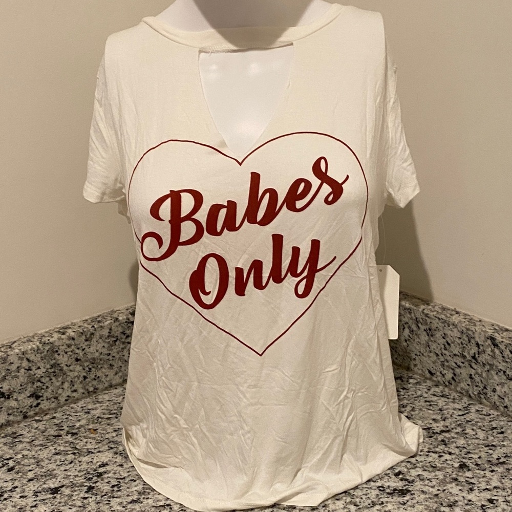 Sadie & Sage Cream Tee with Red Print